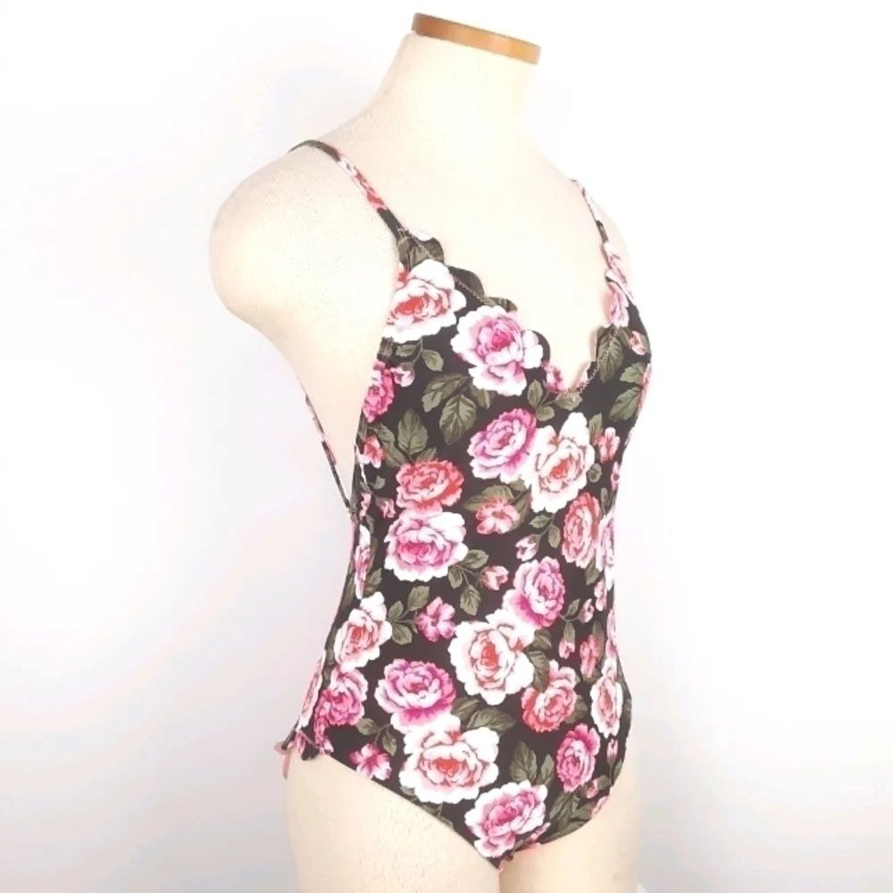 One Piece Swimsuit - Picture 3 of 10